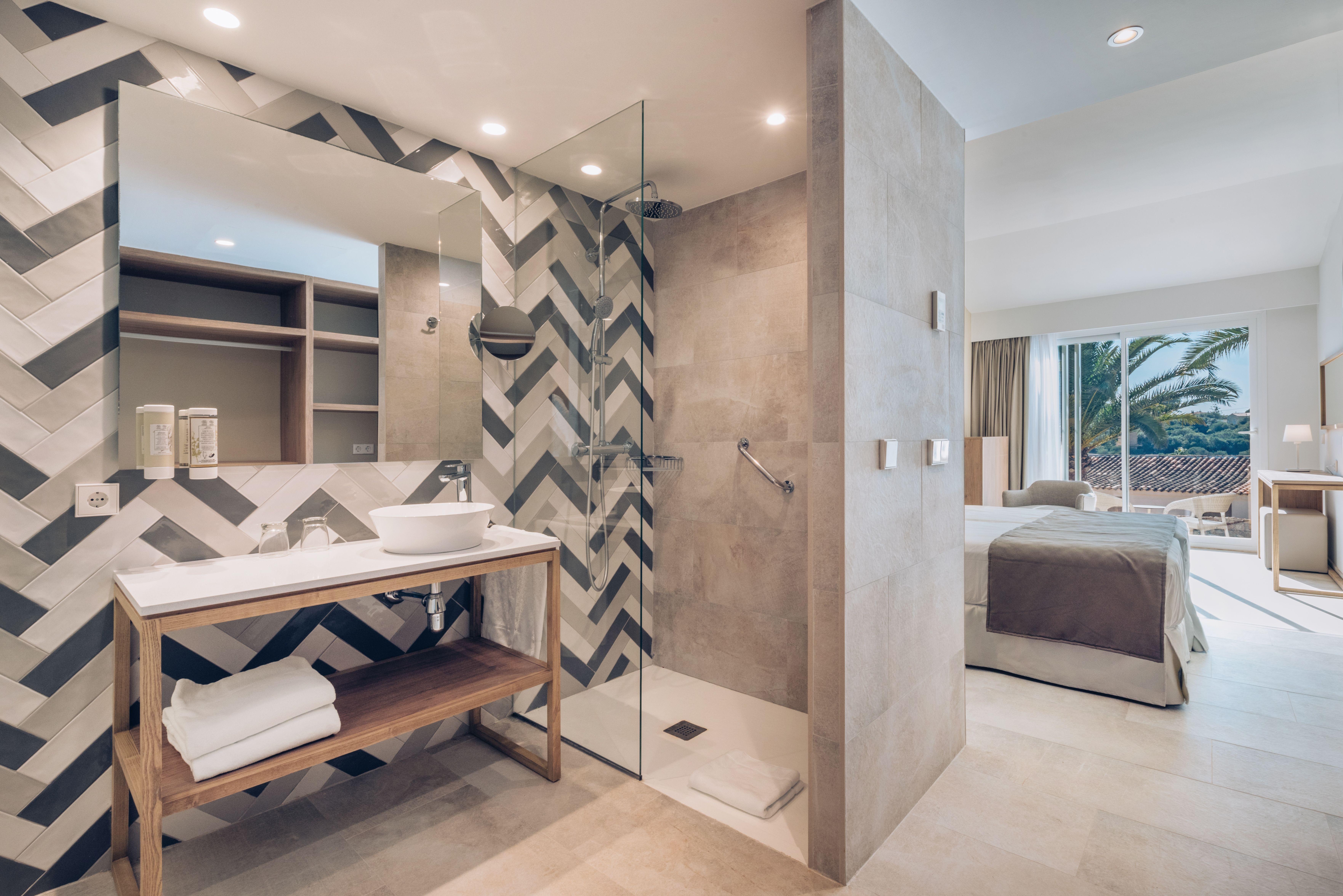 Hotel Iberostar Waves Cala Domingos 4*