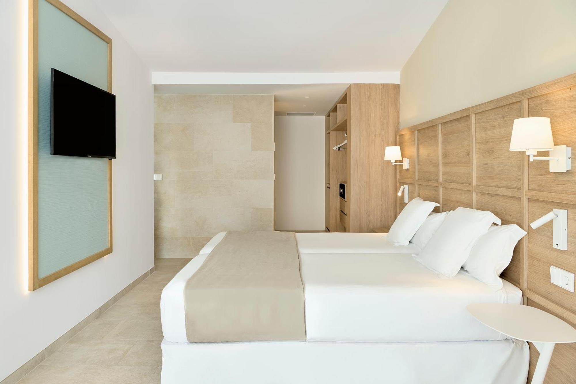 Iberostar Cala Domingos Hotel 4*